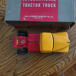 International Tractor Truck 