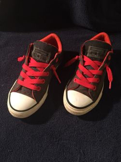 Converse low top red/black/dark gary kids 13