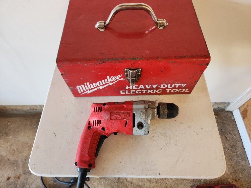 Milwaukee Magnum 3/8 Drill 
