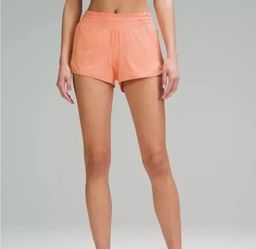Women’s Lululemon Hotty Hot 2.5” Peach Shorts