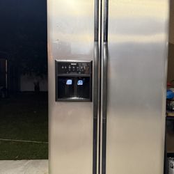 Kenmore Refrigerator 