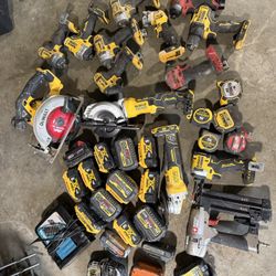 Dewalt & MILWAUKEE Bundle Sale!