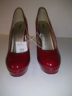 BRAND NEW RED PATENT PLATFORM HIGH HEELS 