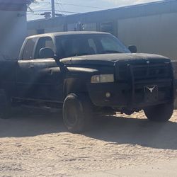 2001 Ram 1500 4x4 V8 Magnum 