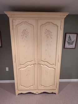 Ethan Allen French Country Clothing Armoire - VG, Sturdy Cond. - Marietta, Pa Pick Up