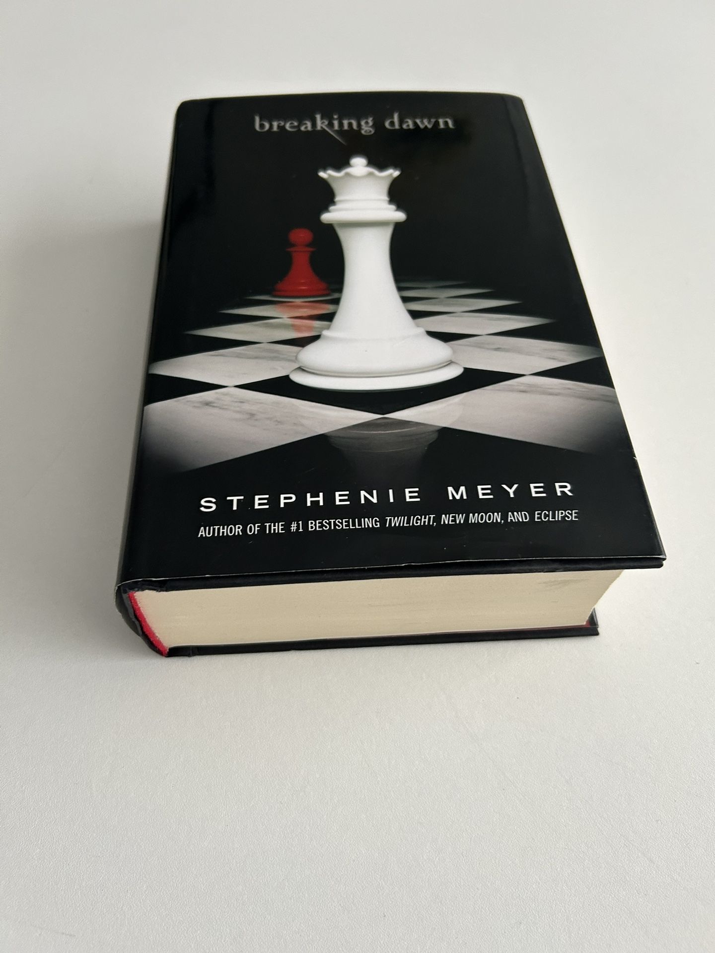 Breaking Dawn Book by Stephanie Meyer Twilight Series .