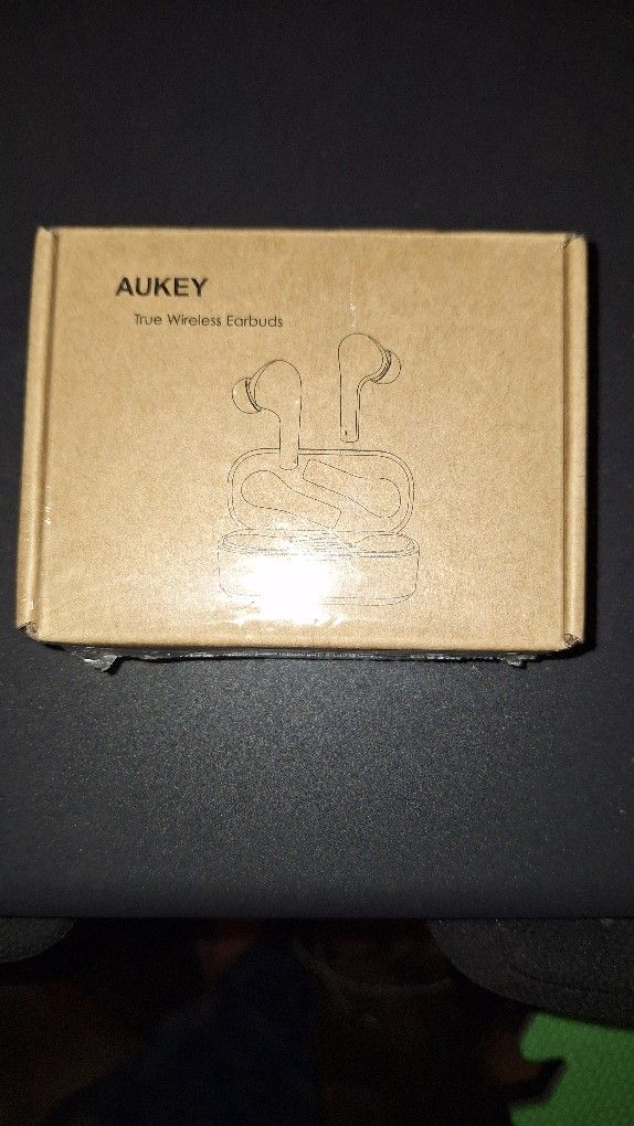 Sealed Wireless Ear Buds