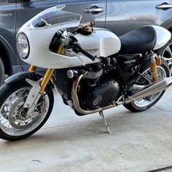 2019 Triumph Thruxton 1200 R - Only 841 Miles!