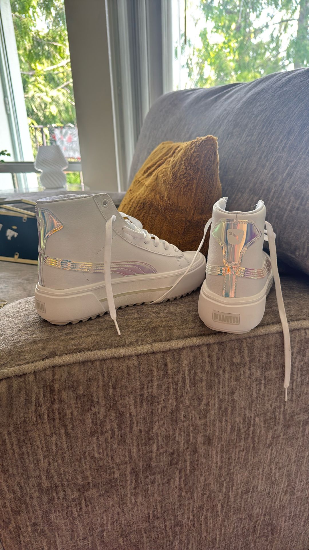 Puma iridescent, soft foam sneaker