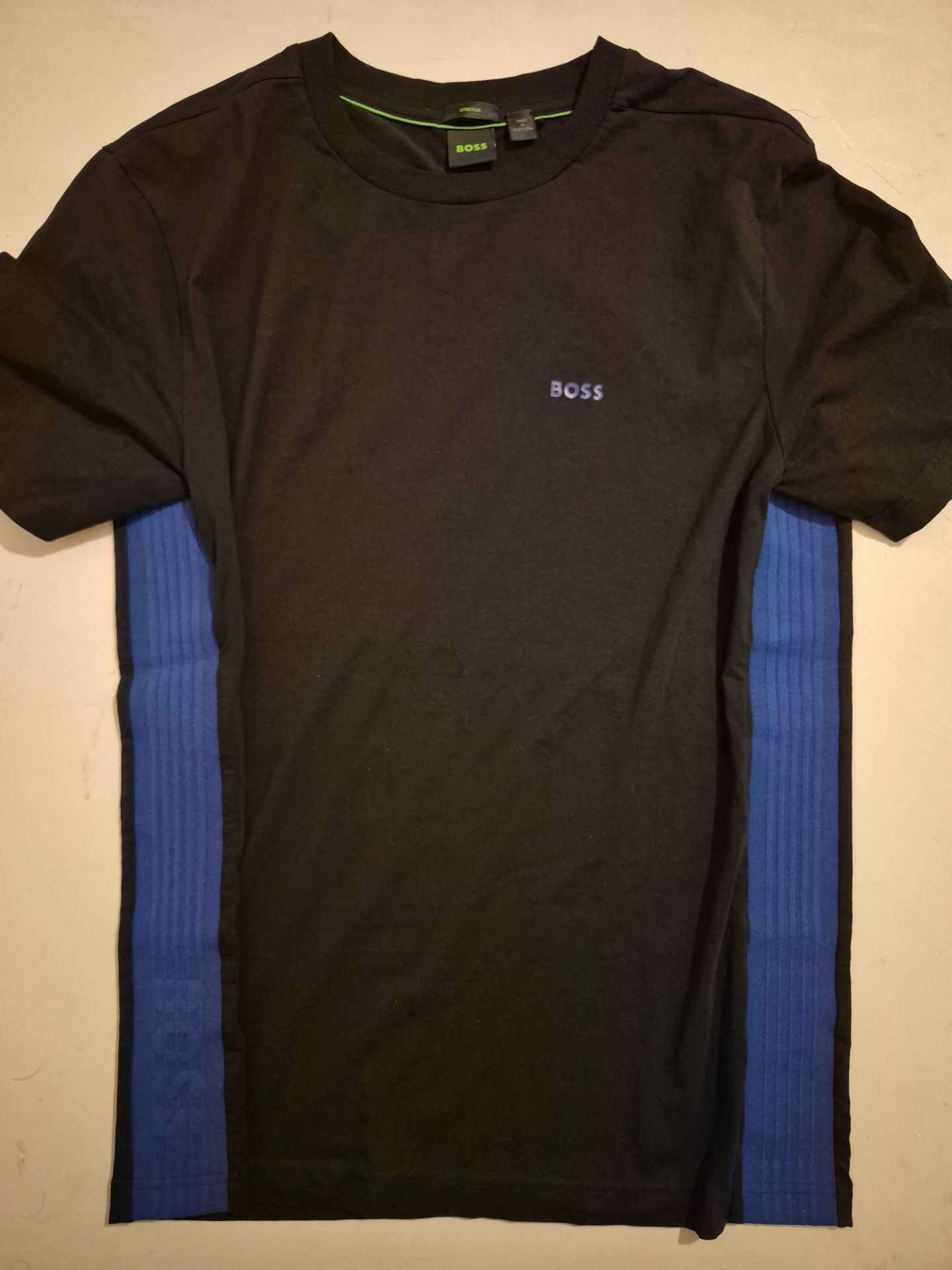 Men's Hugo Boss T-shirt Size Large