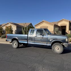 1989 Ford F-250 4x4 7.3L Diesel W/5-sp Manual