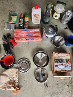 CAMPING GEAR + 2 WARM SLEEPING BAG