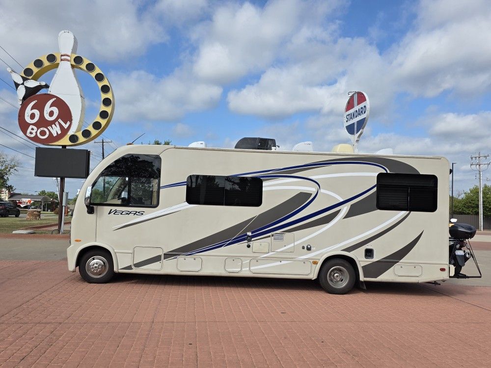 2015 Thor Vegas 25.2