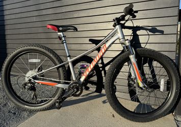 Specialized Riprock 24” Plus Mountain Bike – Excellent Condition