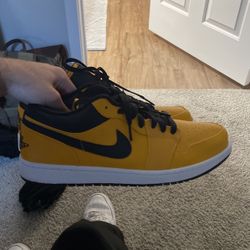 Size 11 Jordan Ones Low Top 