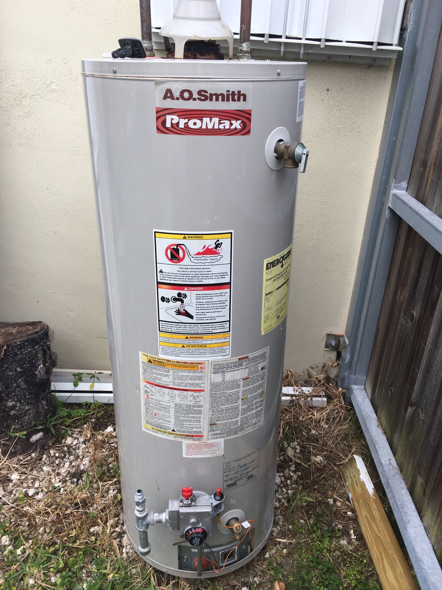 Hot water heater 40 gal. A.O. Smith ProMax gas