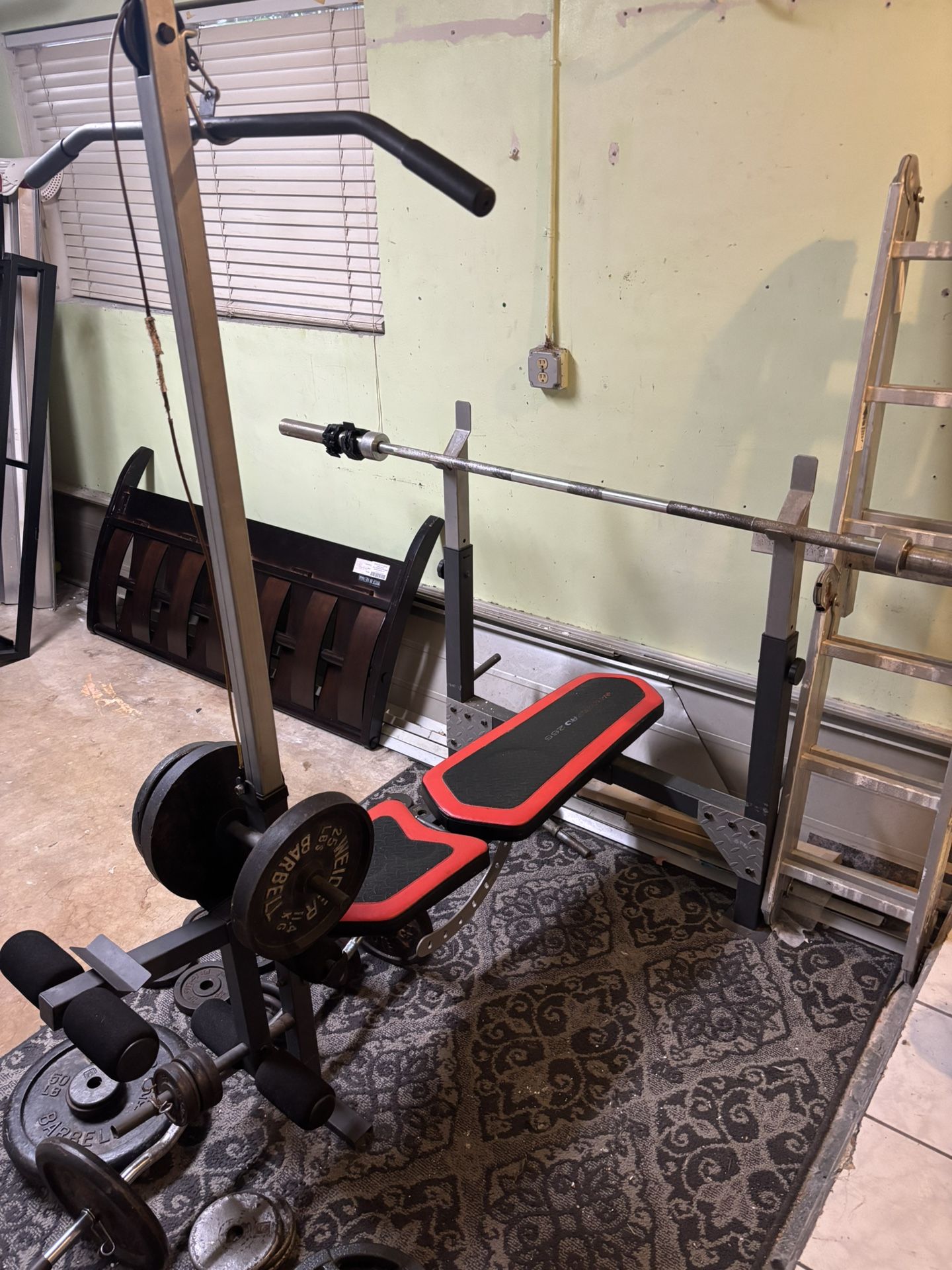 Adjustable Weight Bench w/ Pull Down & Leg Extension
