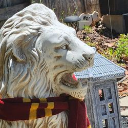 3ft  Life Size Ceramic Lion And Small Lion