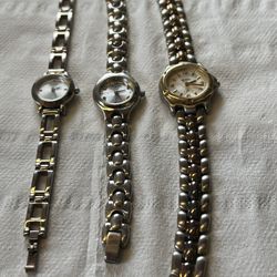 Lot Of 3 women's Watch 2 Fossil  And 1 Guess