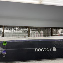QUEEN SIZE NECTAR MATTRESS & BOX SPRING BED SET