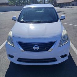 Nissan versa s 2013