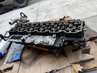 6.7 Cummins cylinder head assembly