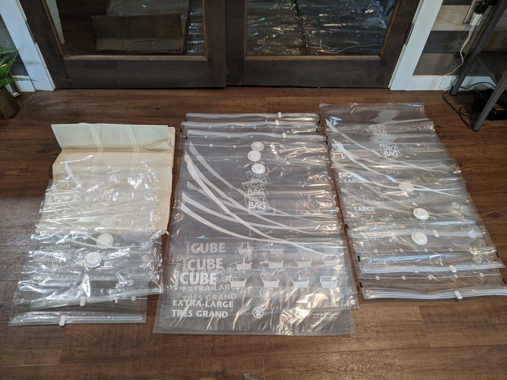 NEW In Mfg. Pkg ORIGINAL SPACE Saver Vacuum Bags Multi Bundle w/TOTE - BT8103.