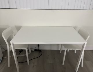 Table With 2 Chairs