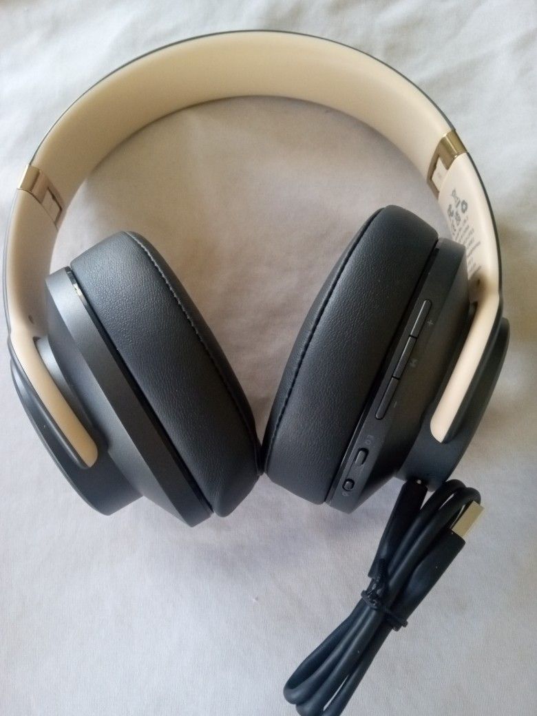 WIRELESS BLUETOOTH HEADPHONES BT 5.3 NOISE CANCELLING STEREOS 3 MODES EQ 90 HOURS PLAYTIME HI-FI BUILT-IN MIC.