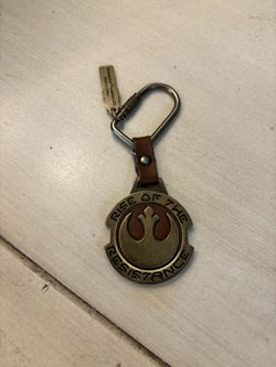 Rise of the Resistance Disney key chain 