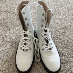 New NWT Stuart Weitzman White Leather Boots
