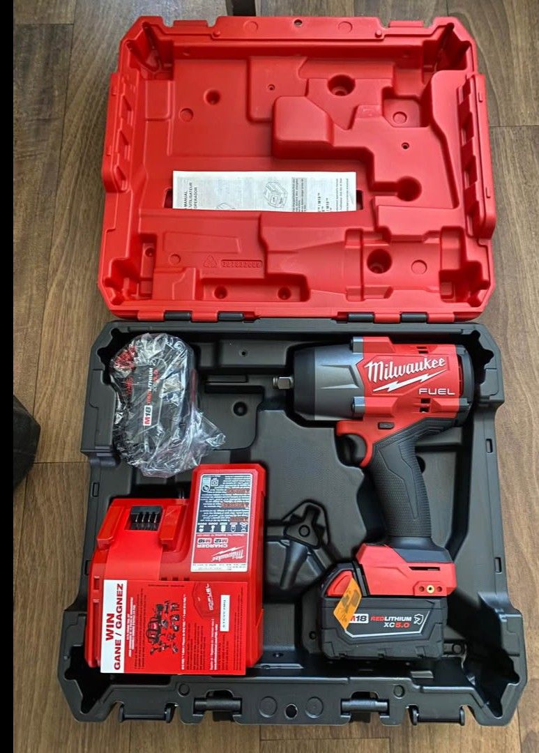 Milwaukee M18 Fuel Impact 1/2 Wrench