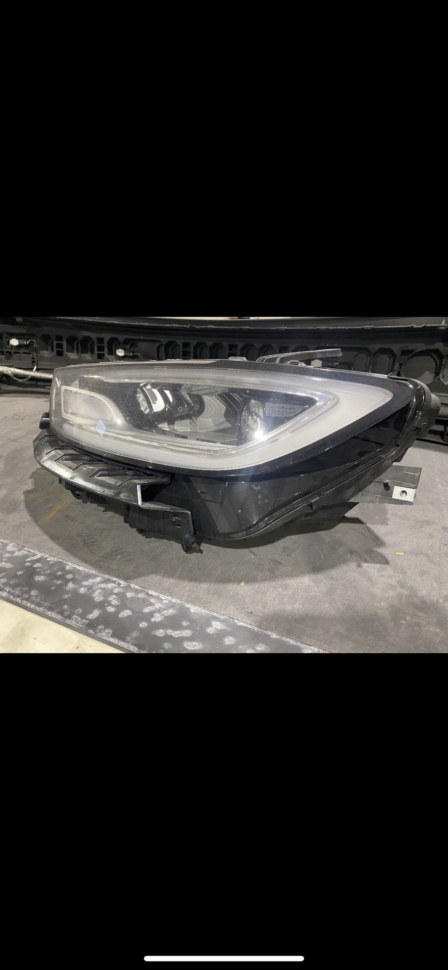 2022 Chrysler Pacifica Left Headlamp
