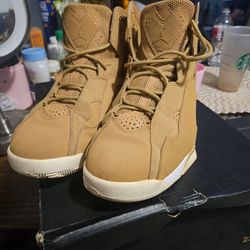 Shoes jordán like new