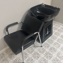 Shampoo Bowl And Chair 