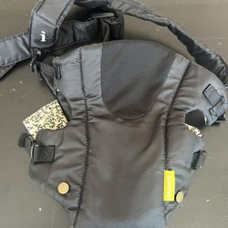 Infantino Cozy Premium Baby Carrier. (8-25 Pounds) Used. Good Condition