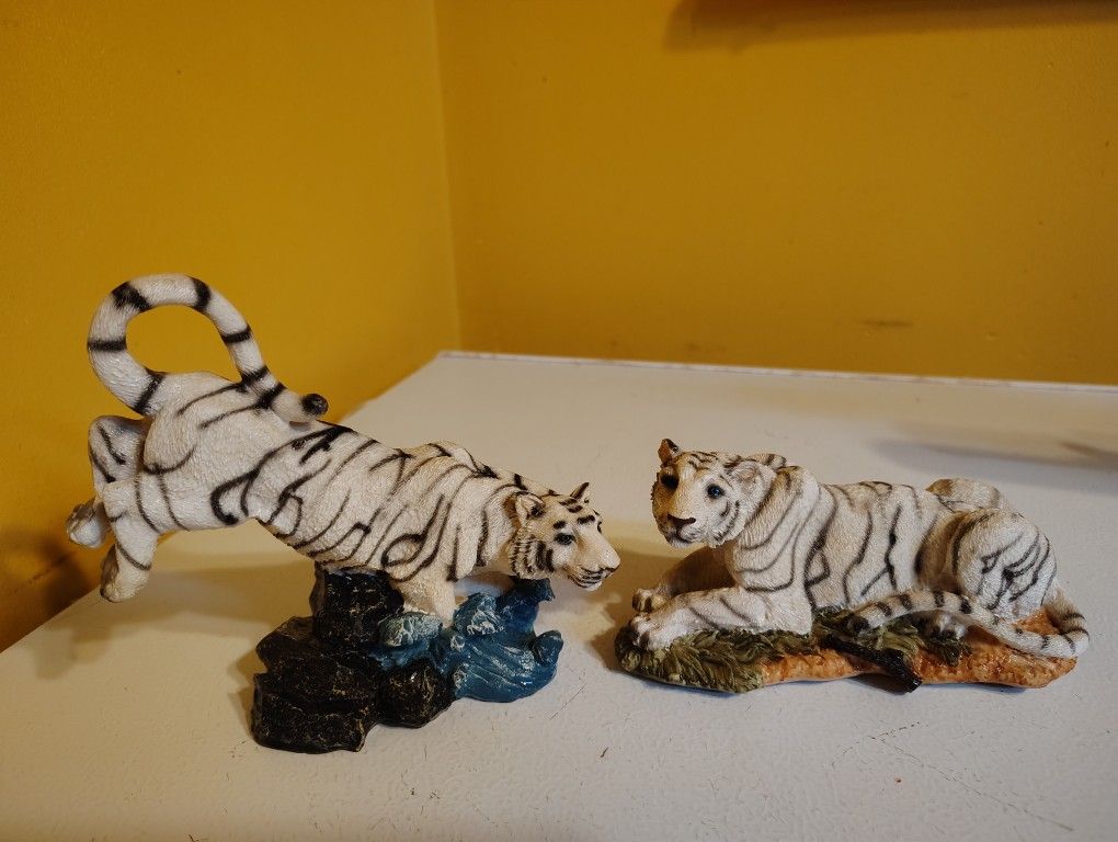 Tiger Figurines 