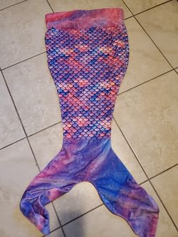 Girl Mermaid tail