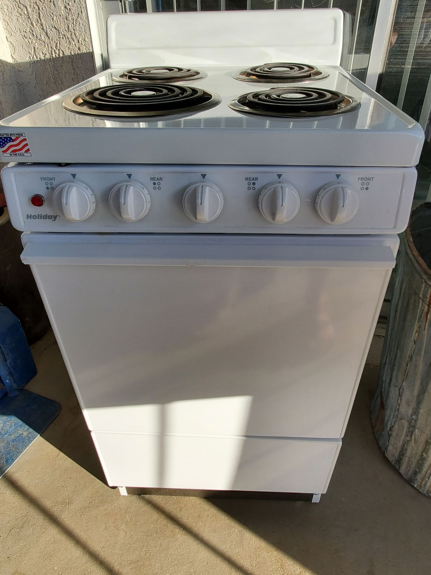 Holiday 24 "Electric 220V Grill top Stove