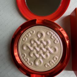 MAC Limited Edition Highlighter