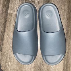 Yeezy Slides 