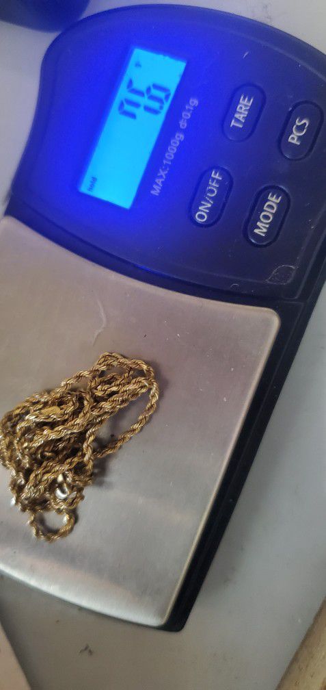 14k Gold Designer Bbb Chain 7.6 Grams  26.5 Inches Long.