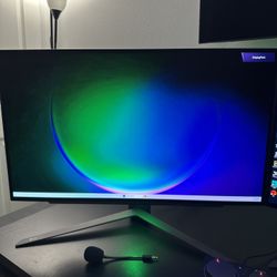 LG (27GS95QE) Gaming Monitors 