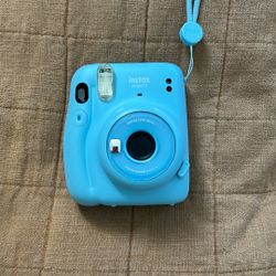Baby Blue Fujifilm Instax Mini 11 Instant Print Camera
