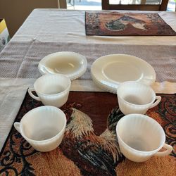 Beautiful Vintage White Milk Glass 12 Piece Dish Set 