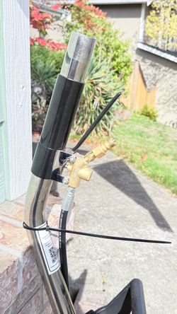 Industrial carpet extractor wand
