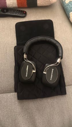 Bowers & Wilkins Px8 Wireless ANC Headphones – Excellent Condition