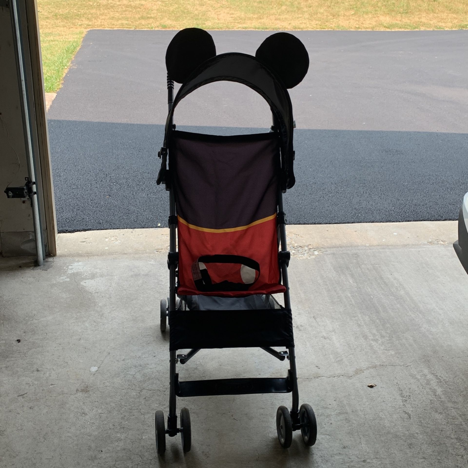 cosco stroller like new cond