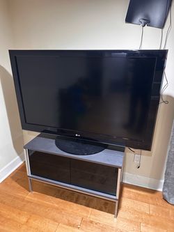 LG 55-inch Full HD 1080p LCD TV with stand