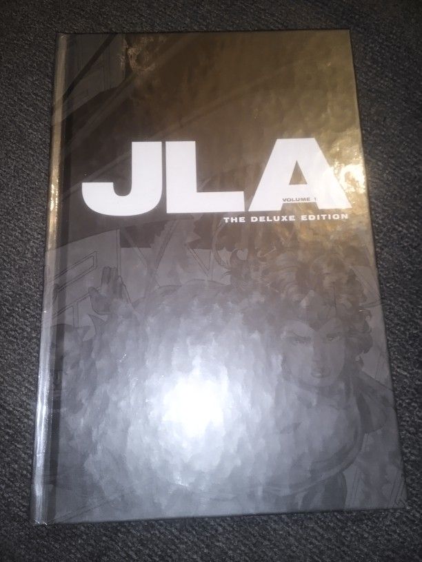 Pre-owned DC Comics JLA Deluxe Edition Vol 1, Hardcover